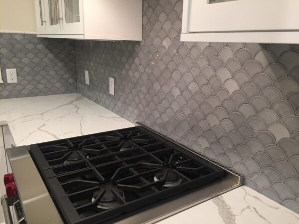 Handmade Ceramic Escamita pattern in Platinum gloss