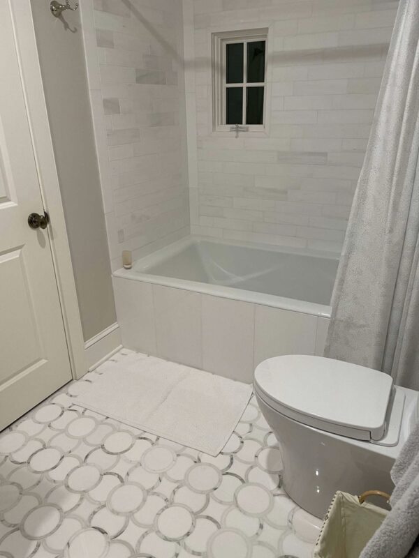 Dolomite Marble Tub Walls