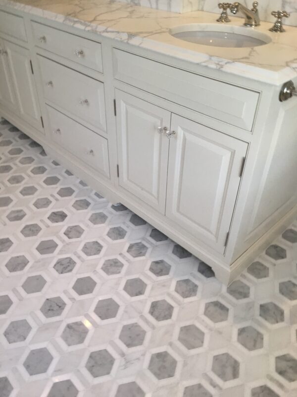 Metro Hexagon Mosaic in Thassos/Cararra Marble