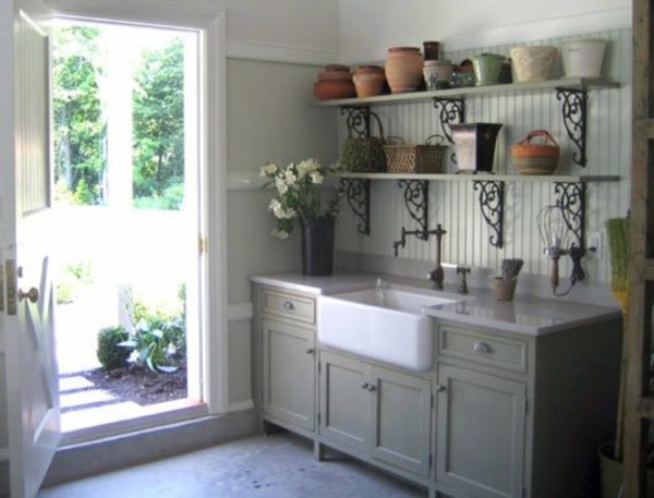 Quartzite Countertop with Farm Sink