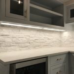 white-ledgerstone-backsplash